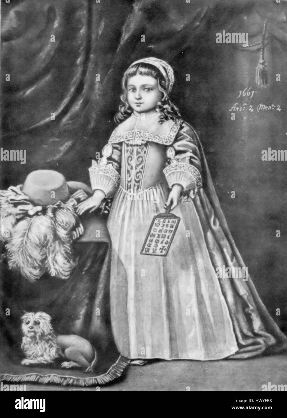 Das Campion Hornbook ist ein frühes pädagogisches Hilfsmittel, das im England des 16. Jahrhunderts verwendet wird, um Kindern das Alphabet und die Grundlagenbildung zu vermitteln. Das Hornbuch verfügt über einen Holzrahmen, ein transparentes Hornblatt und gedruckte Buchstaben, die einen wichtigen Schritt in der Bildungsgeschichte darstellen. Stockfoto