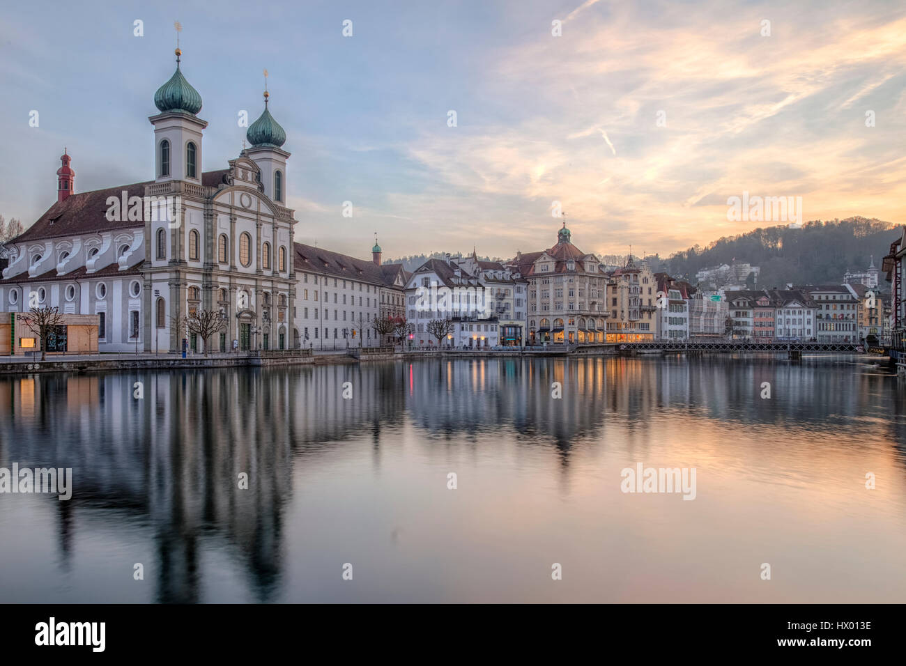 Jesuitenkirche Luzern, Reuss, Nadelwehr, Schweiz, Europa Stockfoto