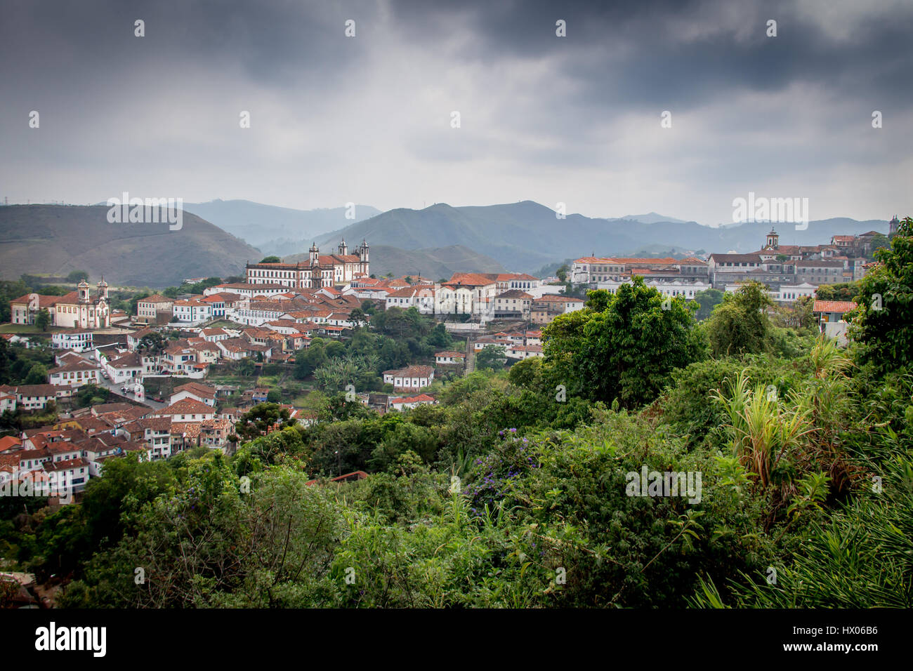 Hohe Ansicht der Stadt Ouro Preto - Minas Gerais, Brasilien Stockfoto
