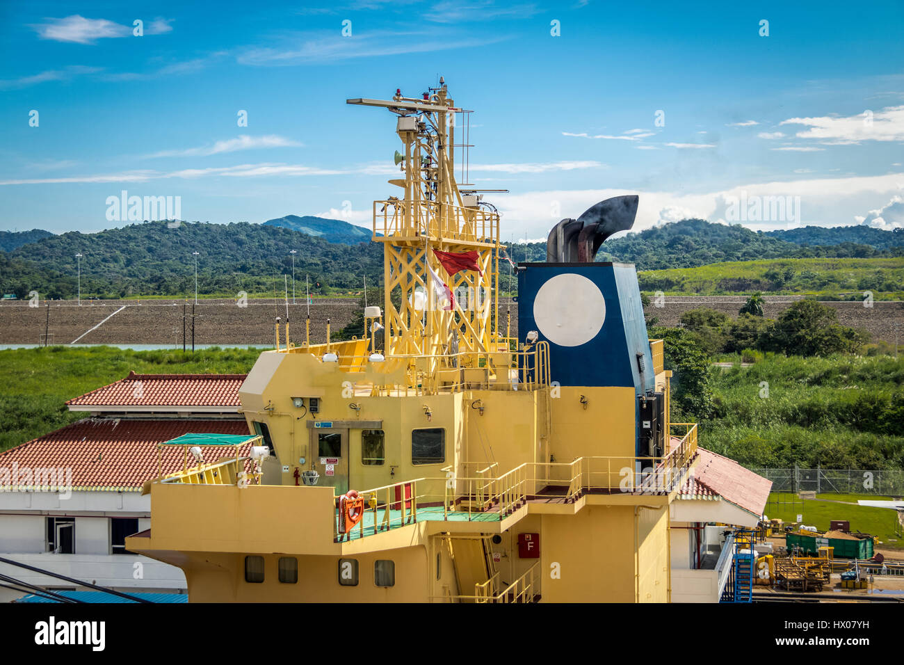 Cargo Schiff Brücke - Panamakanal, Panama Stockfoto