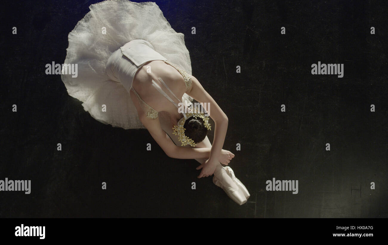 Draufsicht der Ballett-Tänzerin im Kostüm vor show Stockfoto