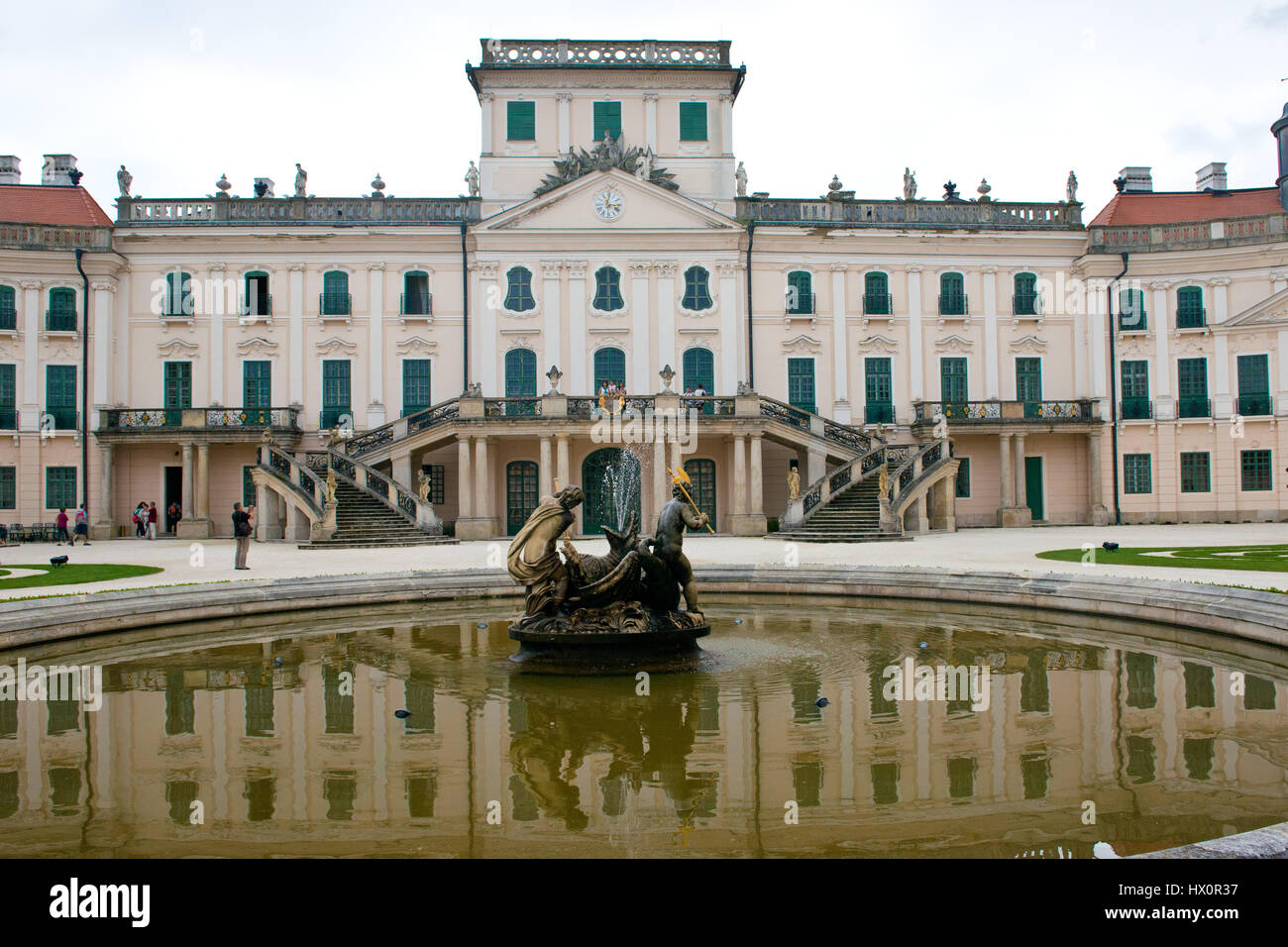 Das Rokoko-Schloss Esterhazy in Fertod gelegen, auch genannt das ungarische Versailles Stockfoto