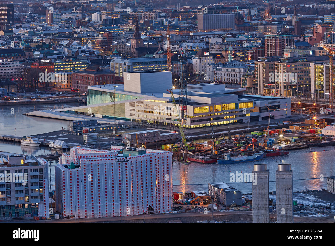 Das moderne Oslo Opernhaus im Zentrum von Oslo. Es ist das größte kulturelle Gebäude in Norwegen gebaut. Stockfoto