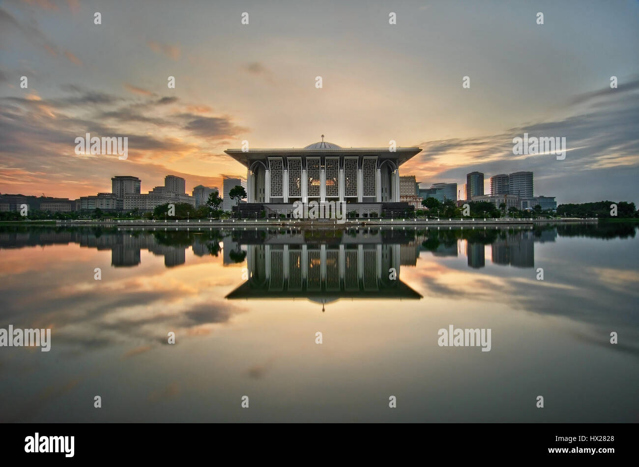 Schöne Moschee Putrajaya Eisen Stockfoto