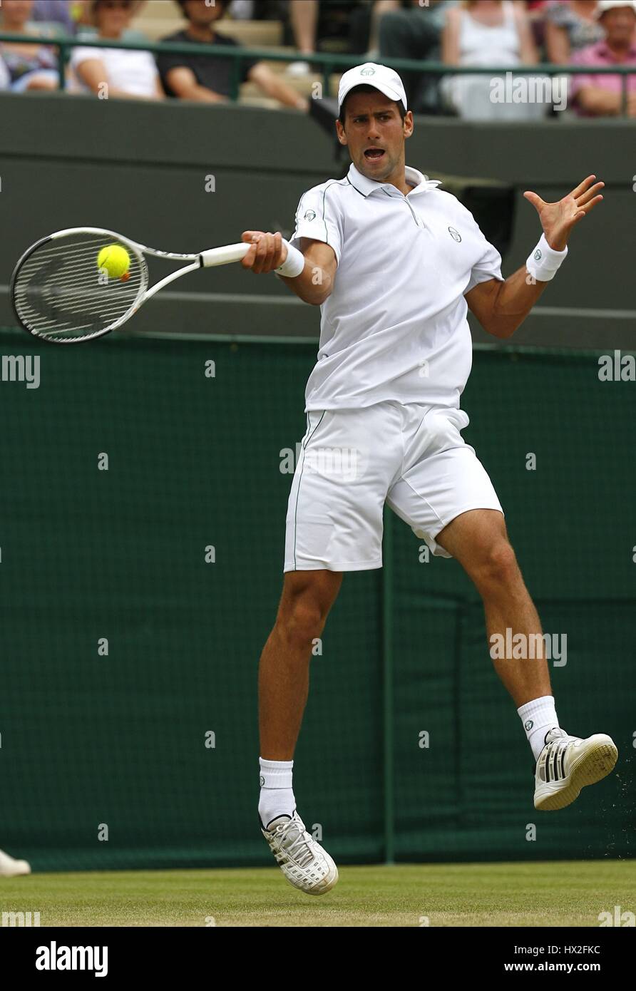 NOVAK DJOKOVIC Serbien Serbien WIMBLEDON LONDON ENGLAND 25. Juni 2010 Stockfoto