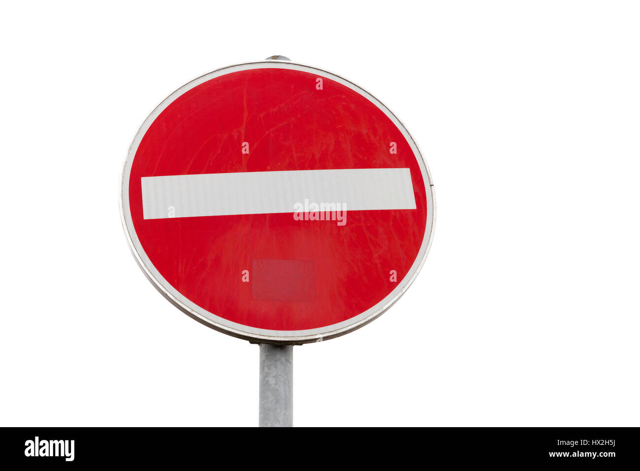 Runde rote melden keine Einfahrt Straßenschild isoliert auf weißem Hintergrund, Nahaufnahme Foto Stockfoto