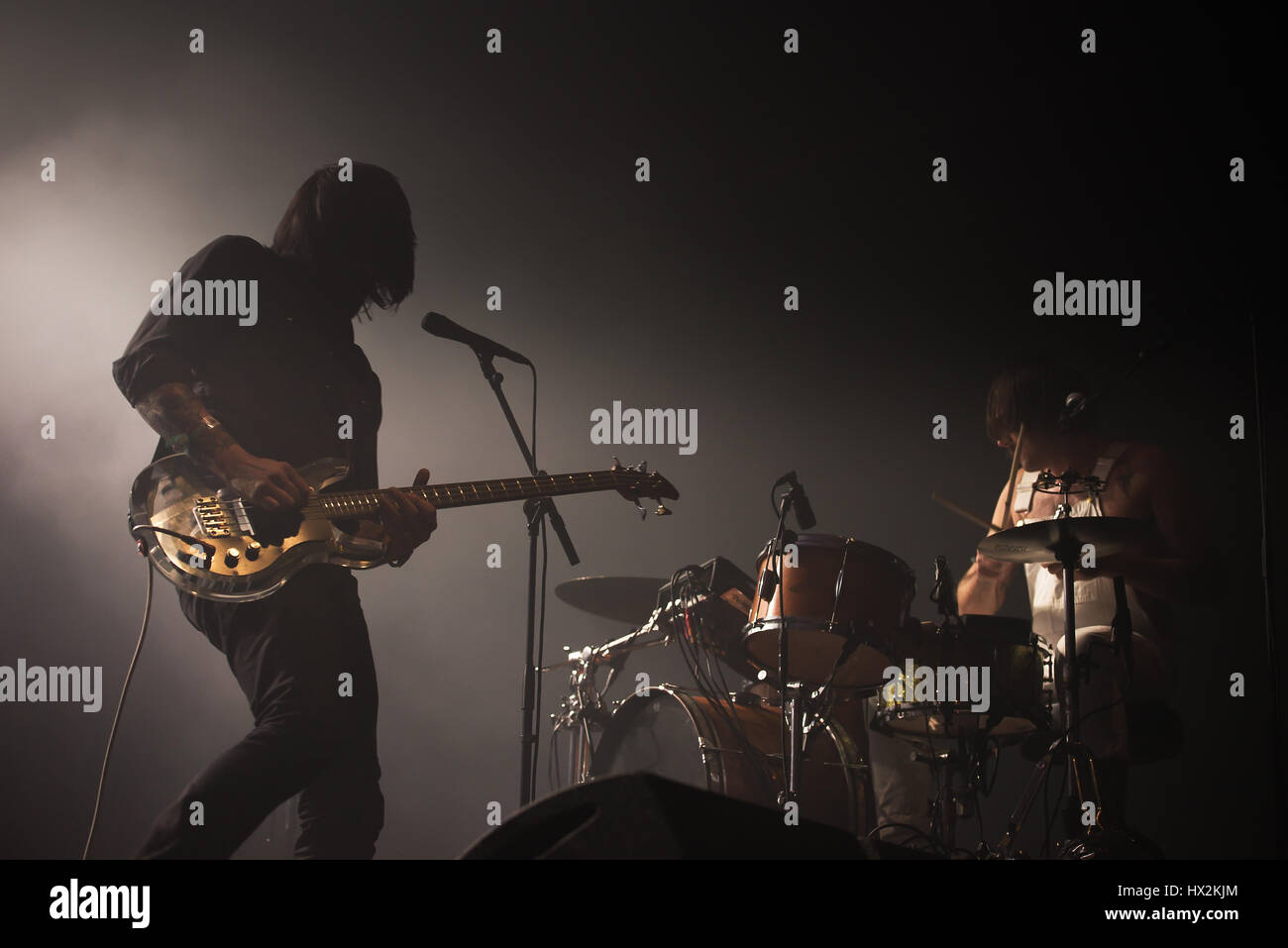 BARCELONA - 29 Mai: Death From Above 1979 (Punk-Rock-Band) in Konzert im Primavera Sound Festival 2015 am 29. Mai 2015 in Barcelona, Spanien. Stockfoto