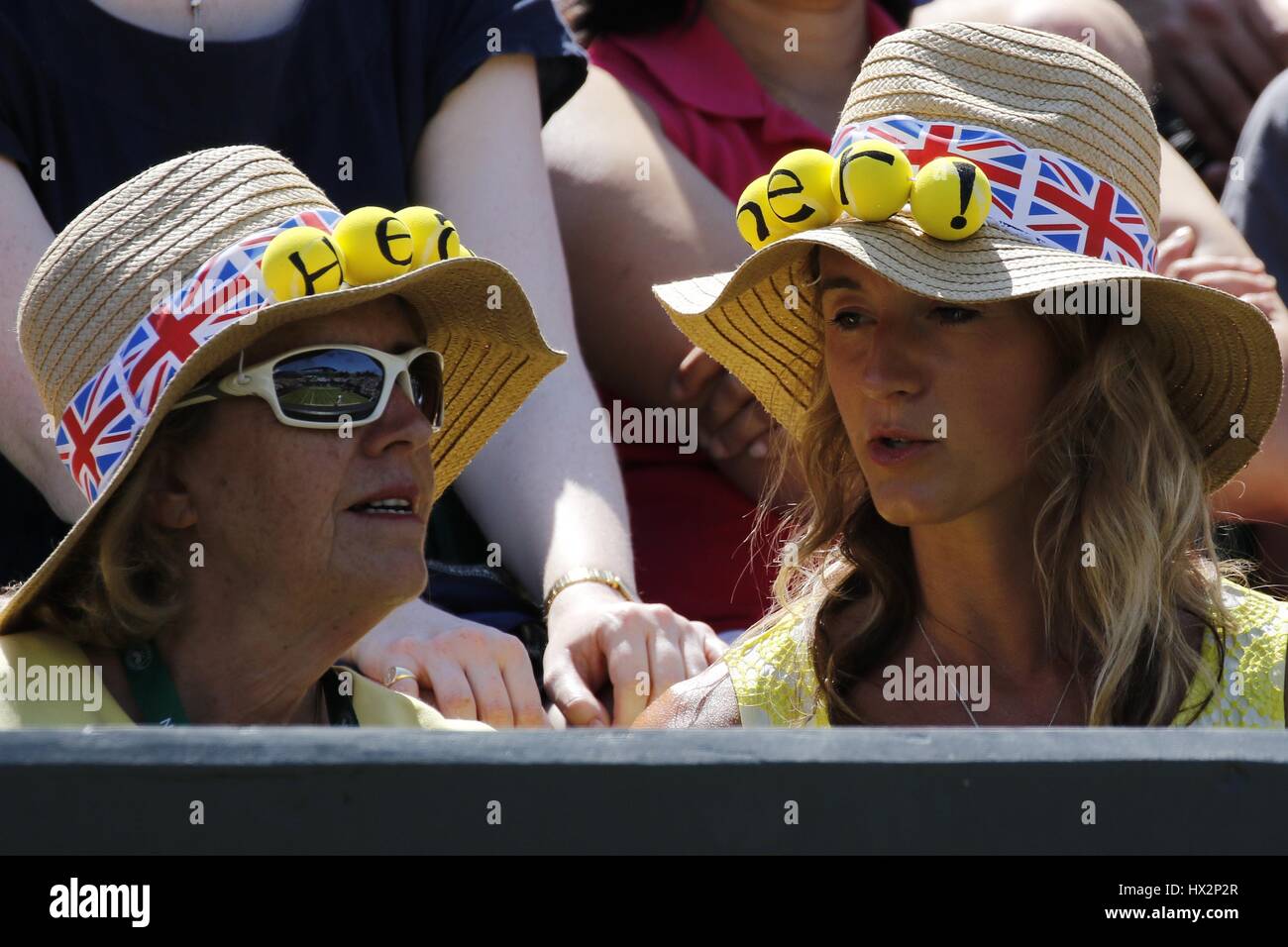 HEATHER WATSON FANS DER WIMBLEDON CHAMPIONSHIPS DER WIMBLEDON CHAMPIONSHIPS 15 DIE ALL ENGLAND TENNIS CLUB WIMBLEDON LONDON E Stockfoto