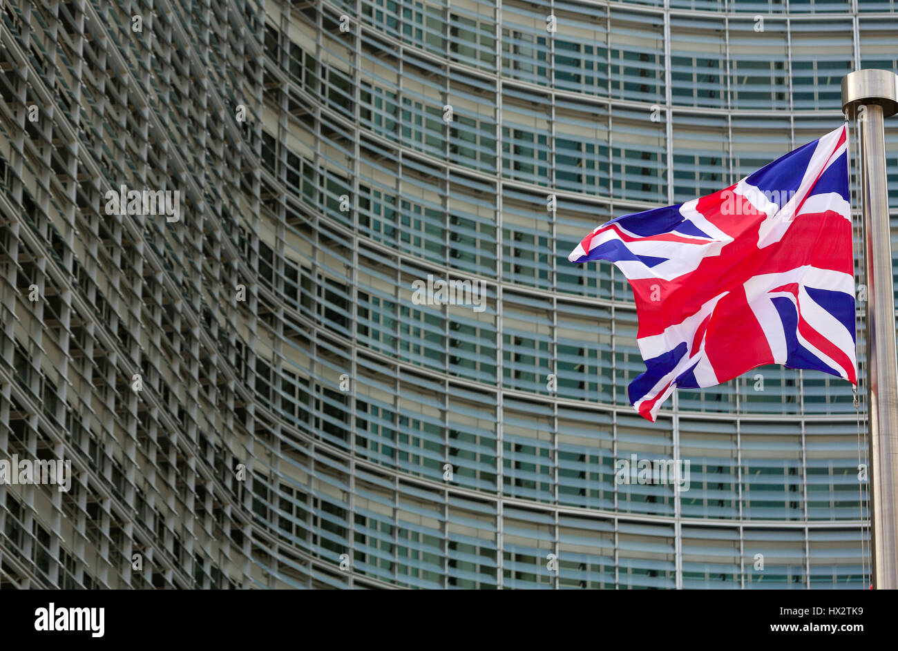 Belgien, Brüssel: Union Jack, die Flagge des Vereinigten Königreichs vor dem Hauptsitz der Europäischen Union (2016/06/28) Stockfoto