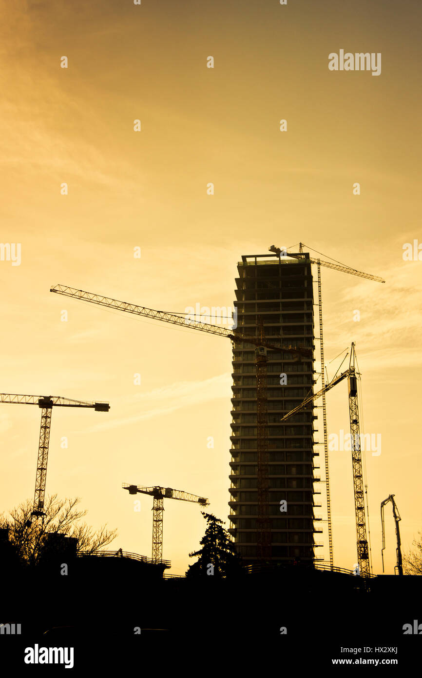 Moderne Wolkenkratzer im Bau in Pankrac, Prag, genannt V Tower Stockfoto