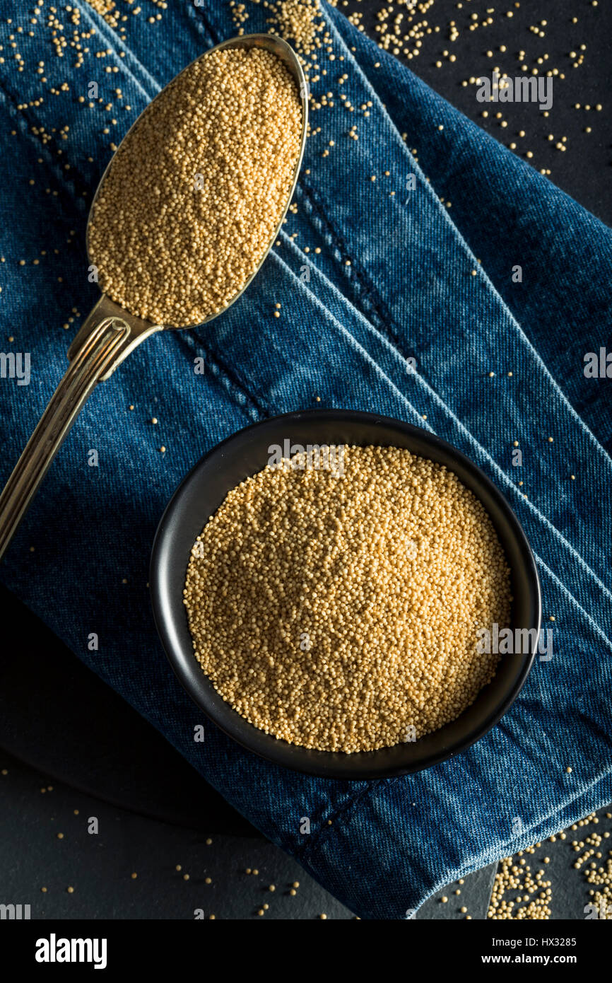 Rohe Bio Amaranth Samen bereit zum Einsatz in der Küche Stockfoto