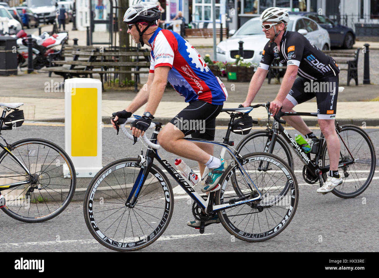 Radfahrer in Stokesley, North Yorkshire, England, UK Stockfoto