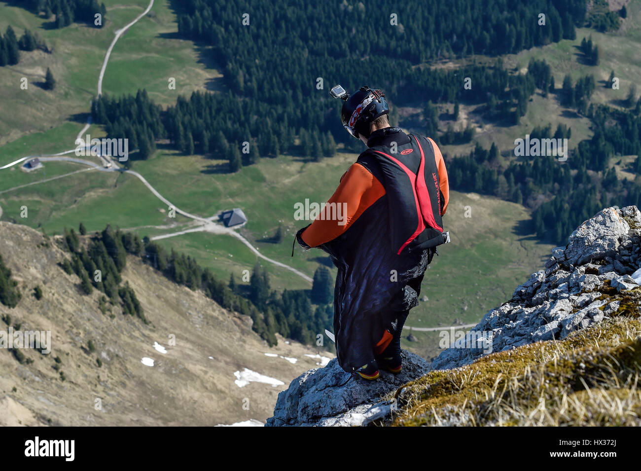 Base-Jumper mit Wingsuit am Start, Pilatus, Luzern, Schweiz Stockfoto