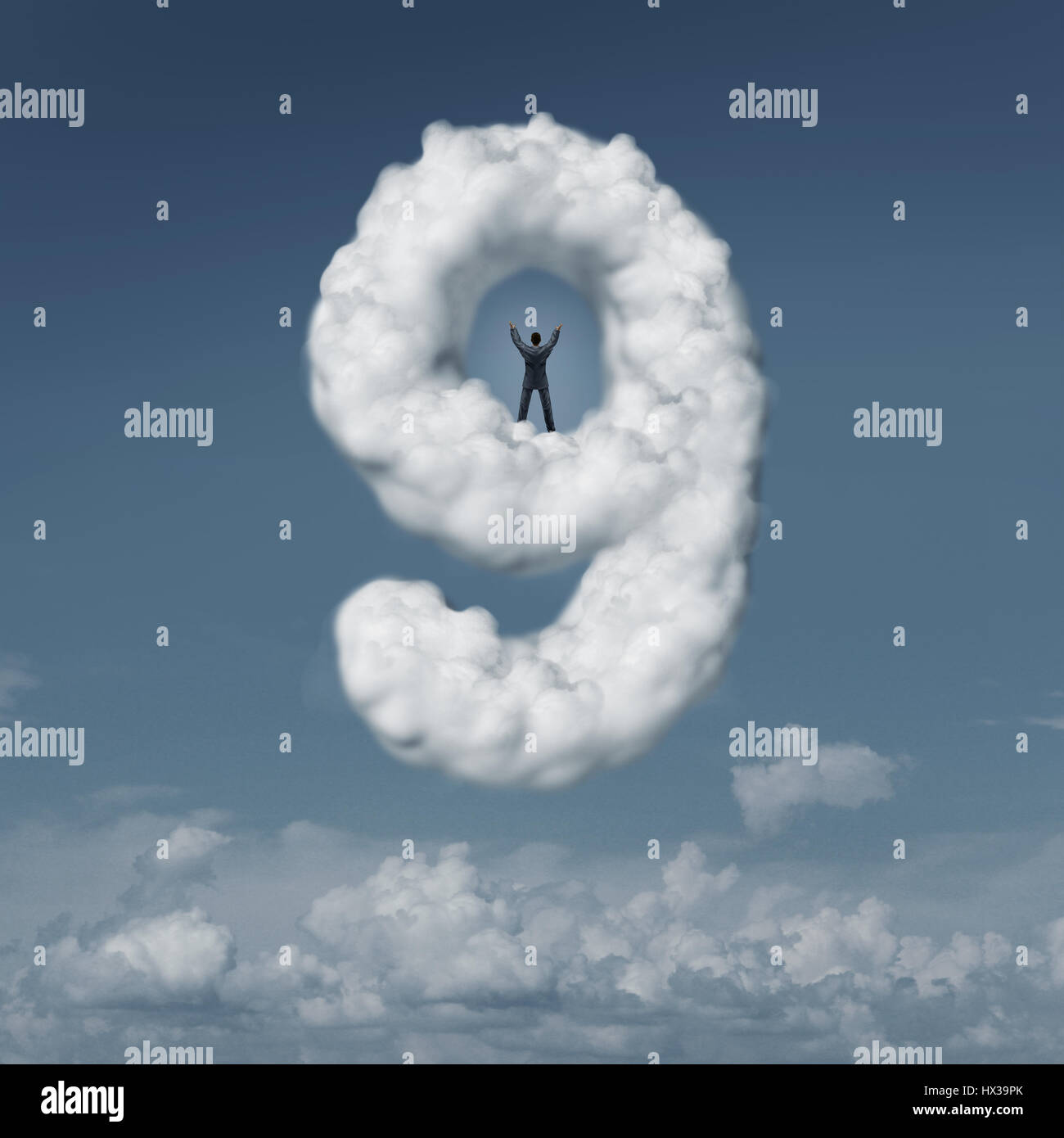 Auf Wolke neun Idiom Konzept als eine Person oder ein Geschäftsmann steht im Triumph auf einer schwimmenden geschwollene Cumulus-Wolke geformt als ein Symbol der Euphorie. Stockfoto