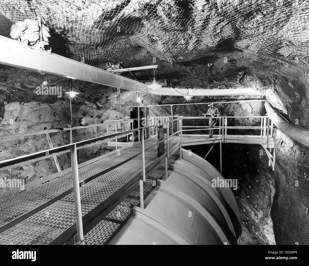 Experiment von der Atomic Energy Commission Brookhaven National Laboratory in eine Meile tief South Dakota Mine hat seine erste solar Neutrino-Erkennung durch chemische Reaktionen, 1972 produziert. Bild mit freundlicher Genehmigung US Department of Energy. Stockfoto