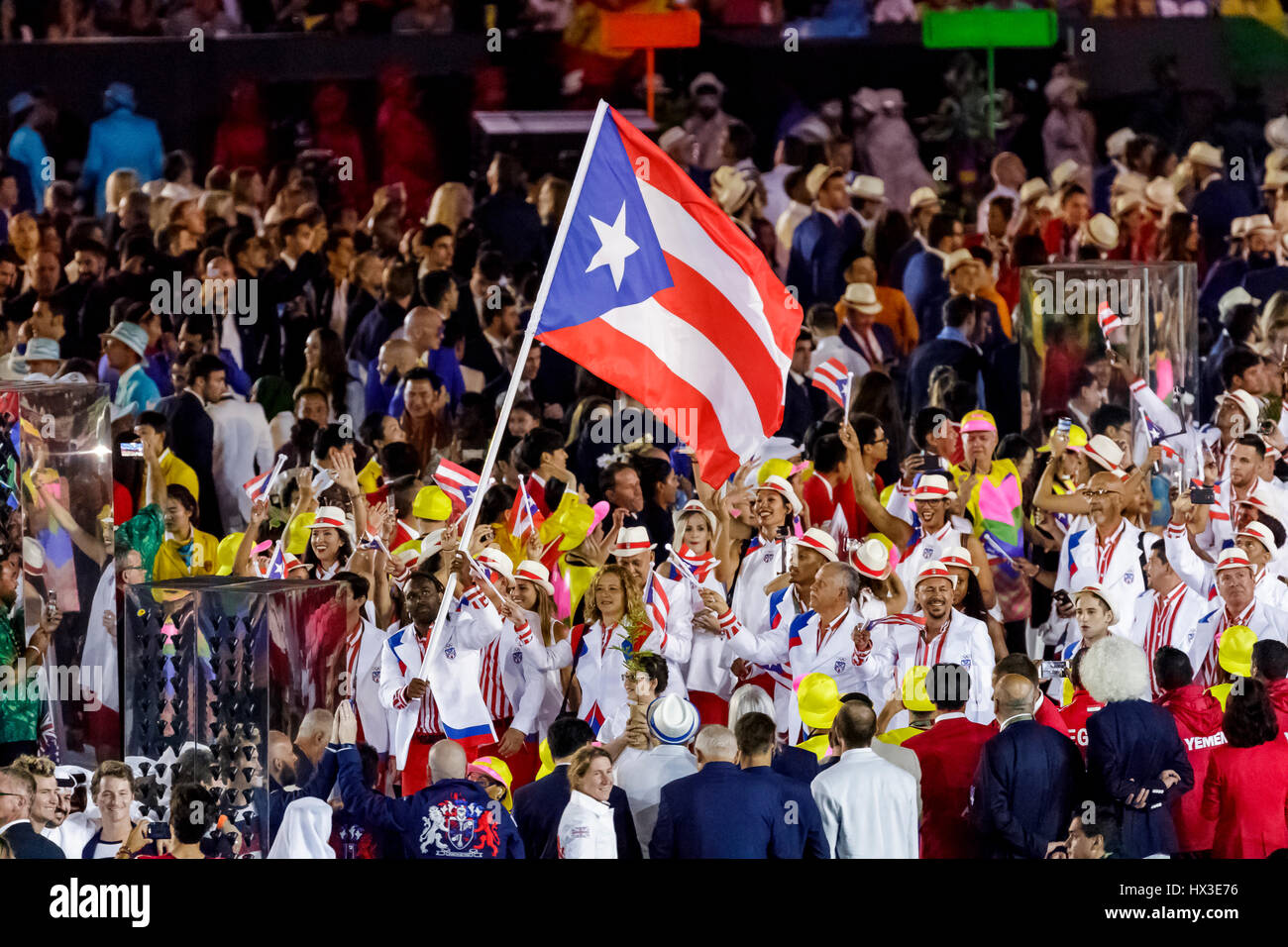 Rio De Janeiro, Brasilien. 5. August 2016 Jaime Espinal PUR flag Träger bei der Olympischen Sommer-Spiele-Eröffnungsfeier. © Paul J. Sutton/PCN-Fotografie. Stockfoto