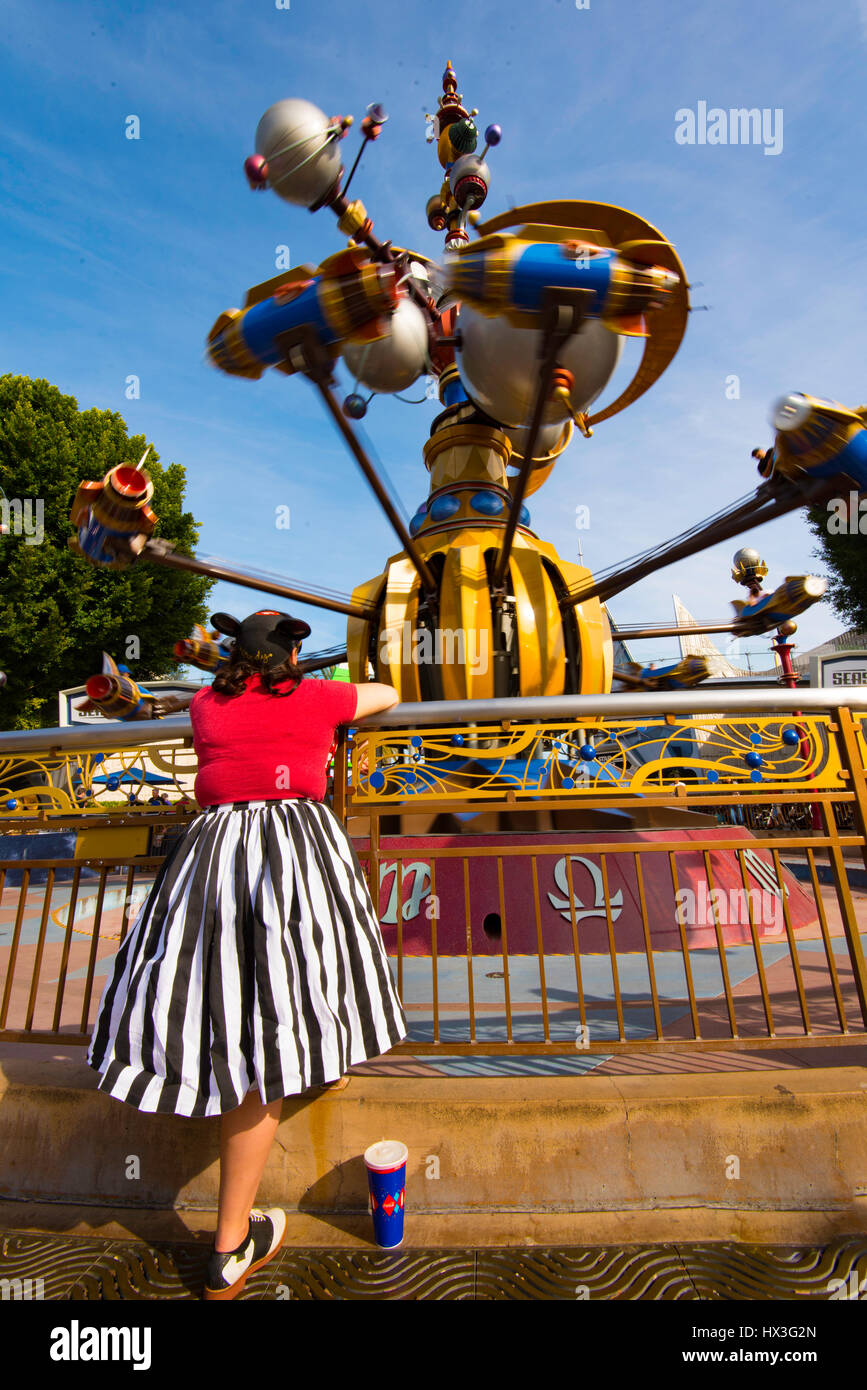 Die orbitron ein Rocket-Spinner Fahrt im Disneyland in Anaheim, Los Angeles, Kalifornien, USA Stockfoto