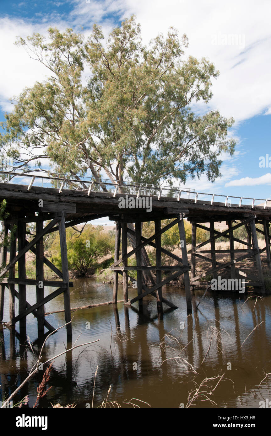 Hume Highway Road-Trip, Australien: historische Straßenbrücke über den Murrumbidgee bei Gundagai, NSW Stockfoto