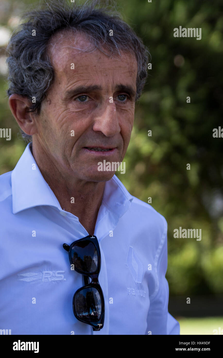 Melbourne, Australien. 25. März 2017. Alain Prost Autogramme für die Fans während der 2017 Formel 1 Rolex Australian Grand Prix, Australien am 25. März 2017. Bildnachweis: Dave Hewison Sport/Alamy Live-Nachrichten Stockfoto