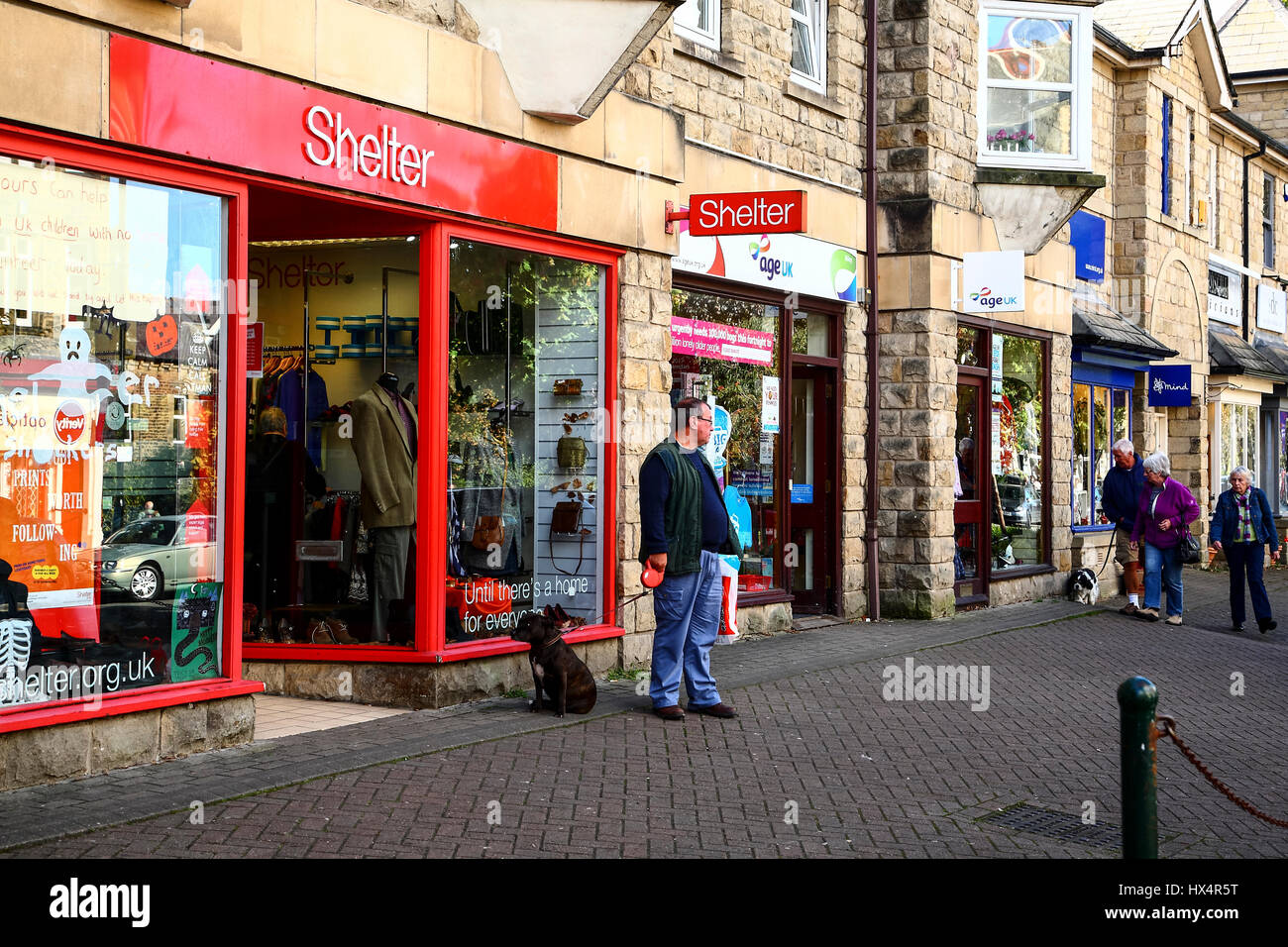 Ilkley Yorkshire Dorfladen Zweig der Nächstenliebe Shelter Stockfoto