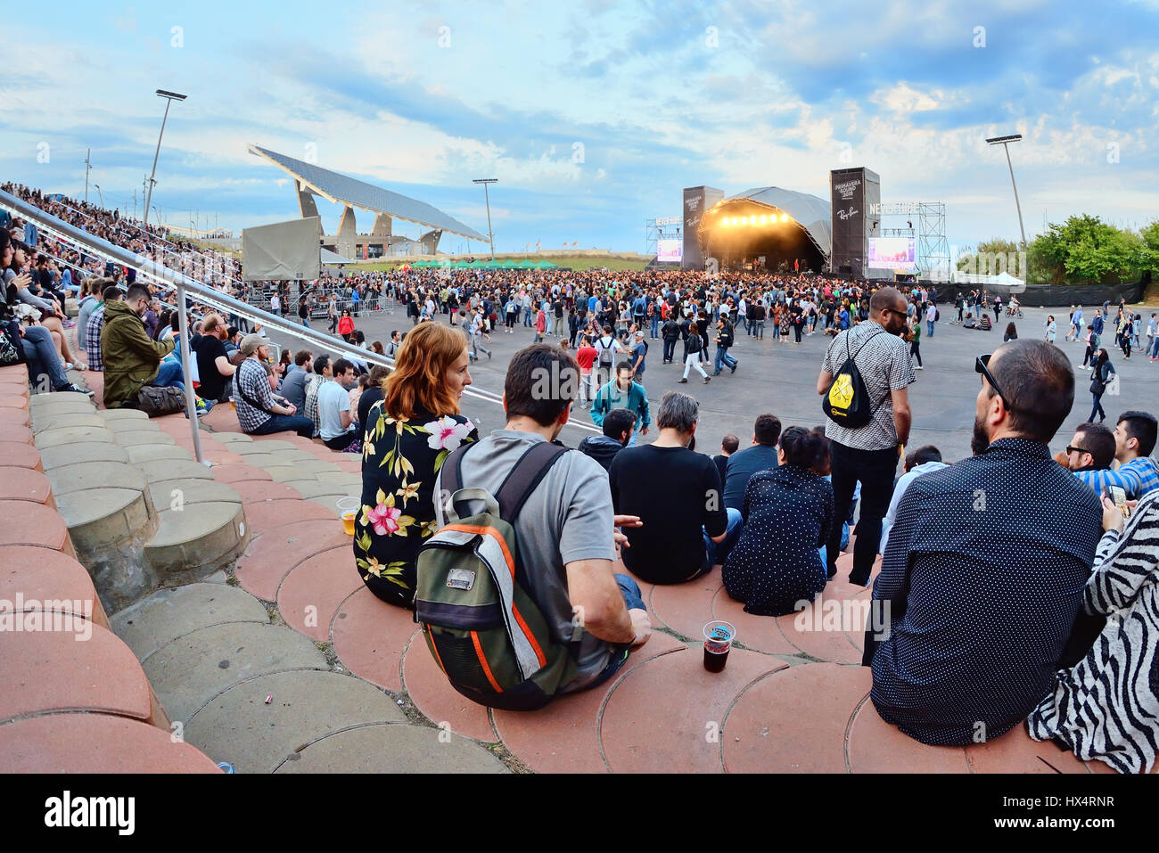 BARCELONA - 29 Mai: Menschen bei Primavera Sound Festival 2015 am 29. Mai 2015 in Barcelona, Spanien. Stockfoto