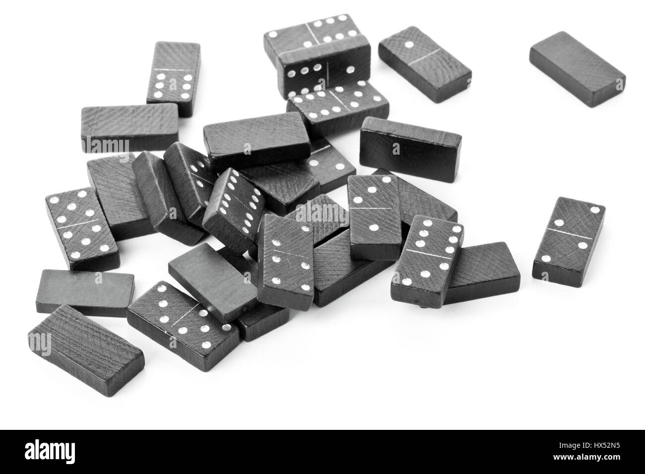 Heap Domino Spiel Steine liegen auf weißem Hintergrund Stockfoto