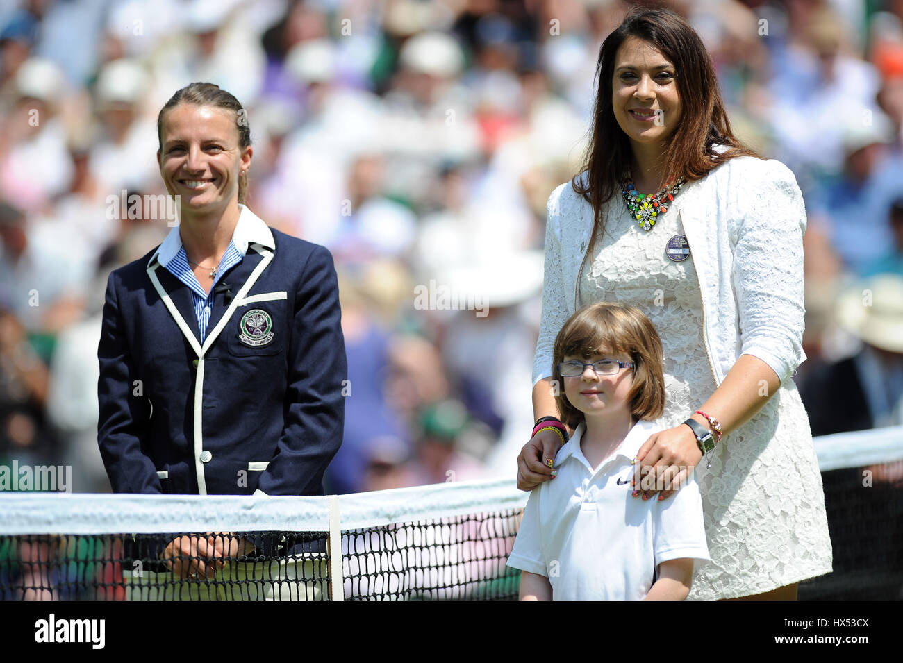 FÜHREN SIE ASDERAKI ROBUS-MILLER BARTOLI MÜNZWURF DURCHFÜHREN COIN TOSS ZEREMONIE DER ALL ENGLAND TENNIS CLUB WIMBLEDON LONDON ENGLA Stockfoto