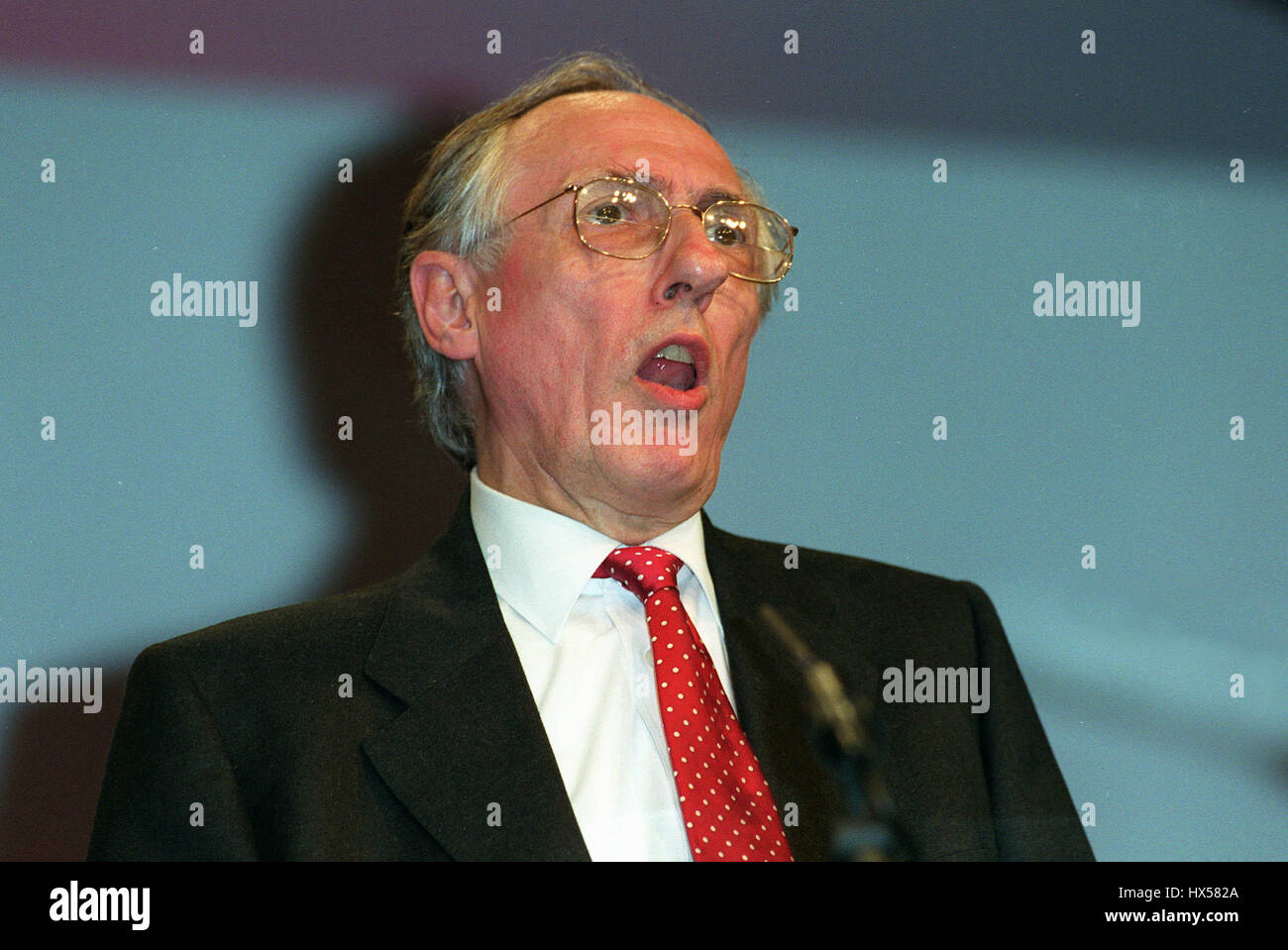 DONALD DEWAR MP Staatssekretär für Schottland 4. Oktober 1999 Stockfoto