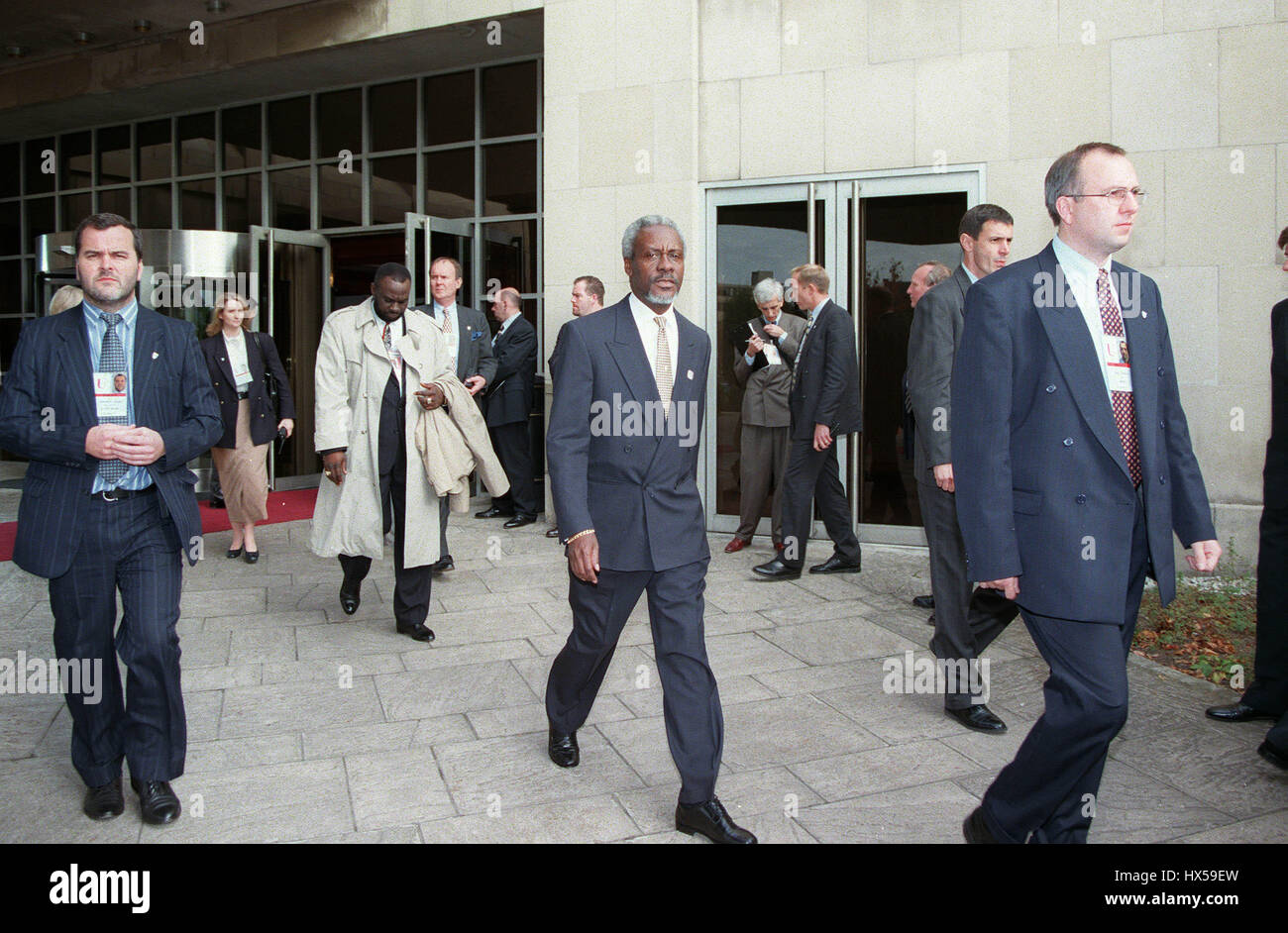 PJ PATTERSON GEHT ZUR ERÖFFNUNGSFEIER. CHOGM 97 EDINBURGH 19. Dezember 1997 Stockfoto