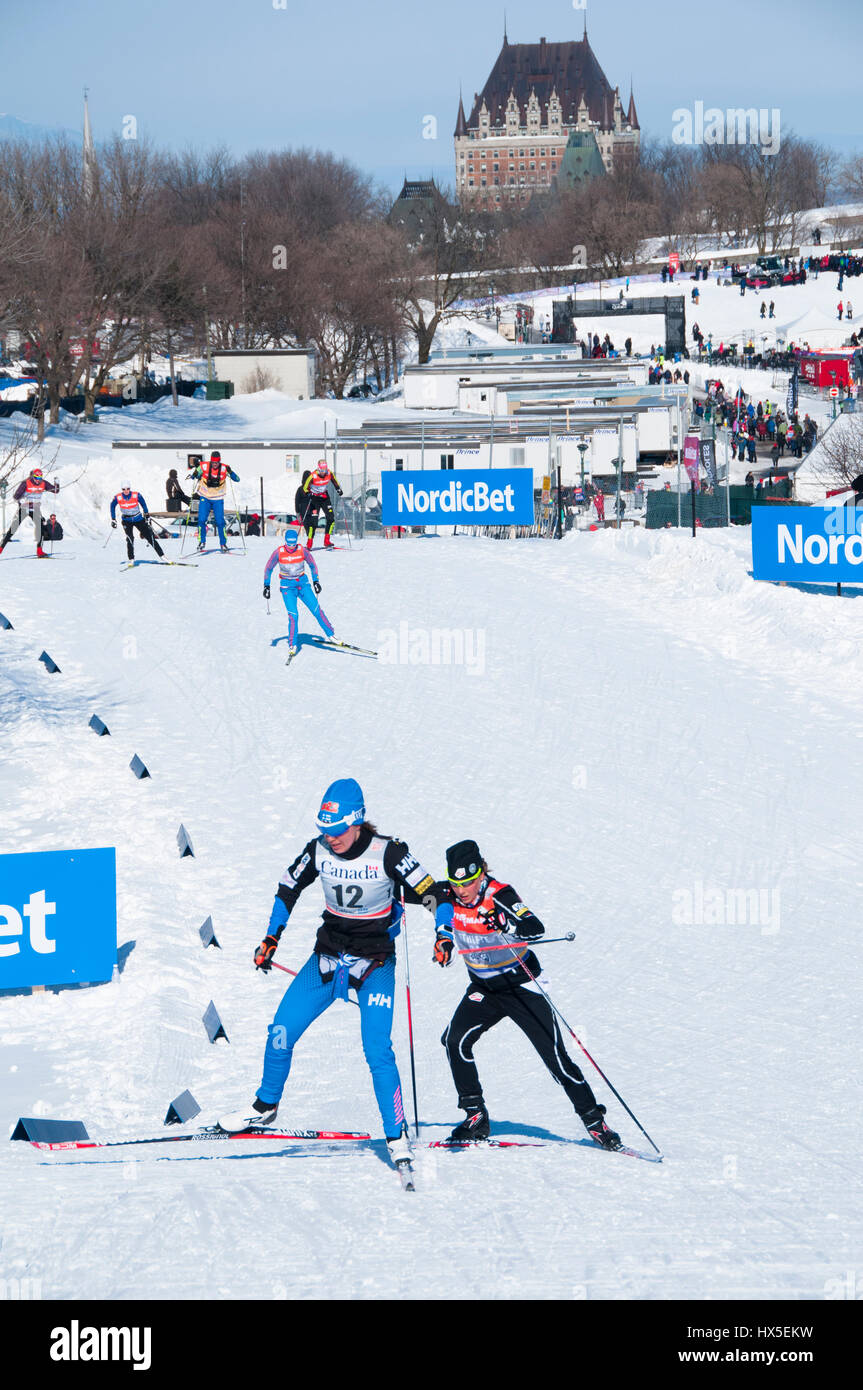 Skifahrer antreten in den FIS Langlauf Ski-Wettbewerb in Quebec Stadt, Quebec, Kanada, 2016. Stockfoto