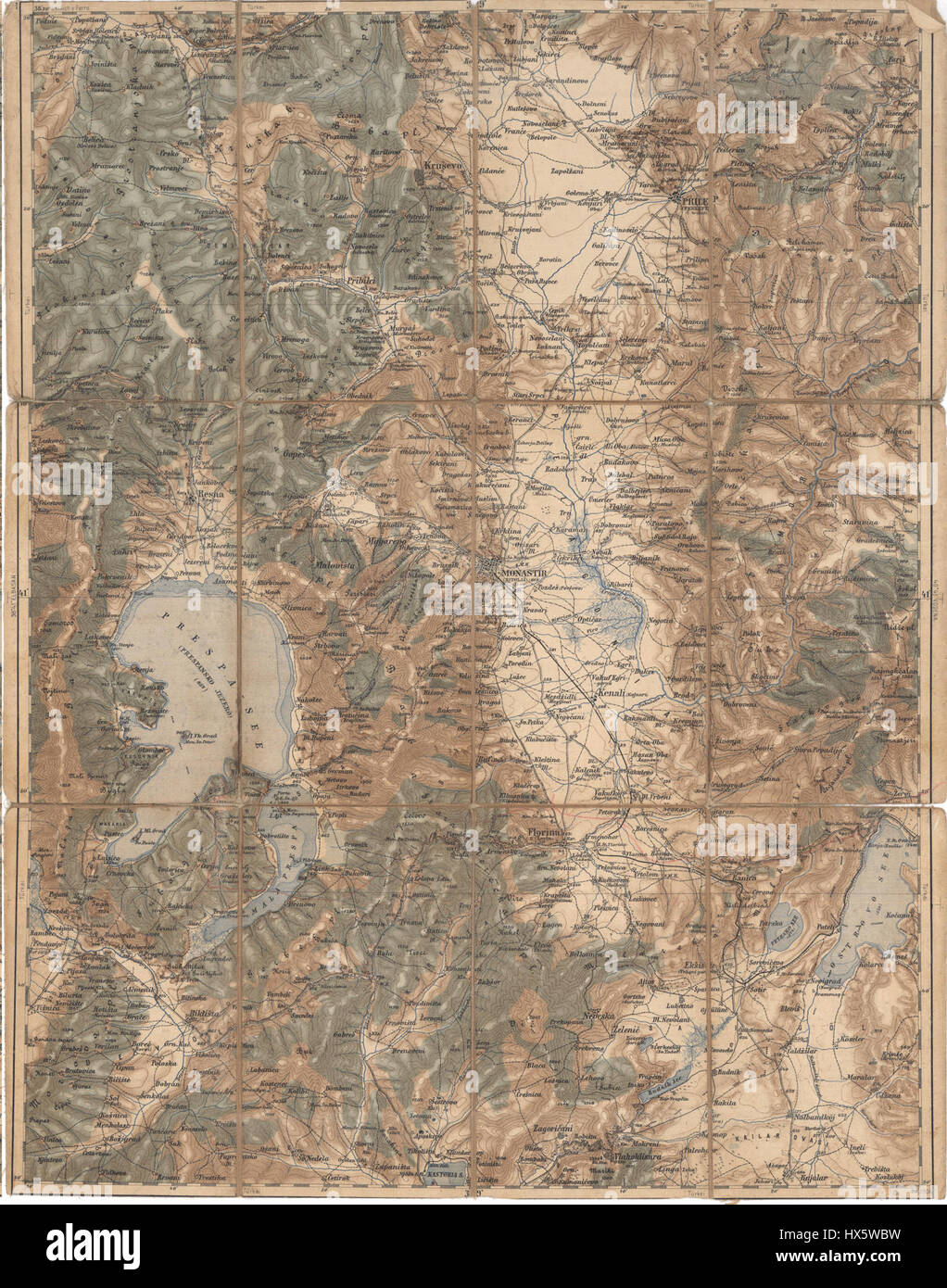 Die Monastir-Front bezeichnet eine wichtige militärische Position während des Ersten Weltkriegs auf dem Balkan. Das Gebiet war eine entscheidende Front während des Krieges, die schwere Kampfhandlungen und strategische Bedeutung für die Alliierten und Mittelmächte beinhaltete. Die Schlachten in der Region waren Teil des größeren Salonika-Feldzugs, der eine zentrale Rolle beim Ausgang des Krieges spielte. Stockfoto