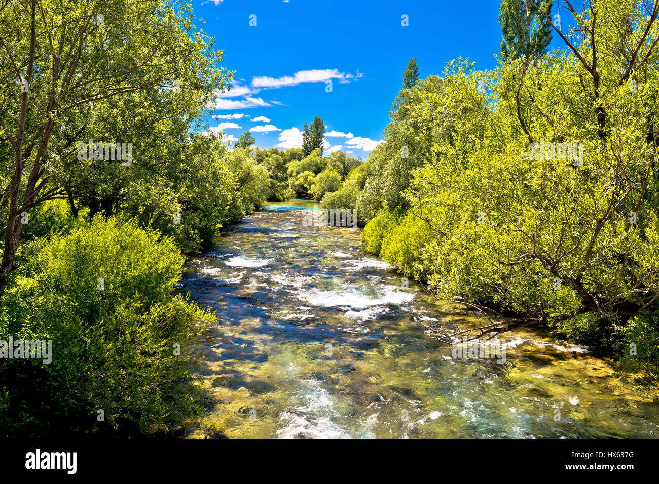 Krcic Fluss streamen Ig Türkis Landschaft, Knin, Dalmatinischen Zagora, Kroatien Stockfoto