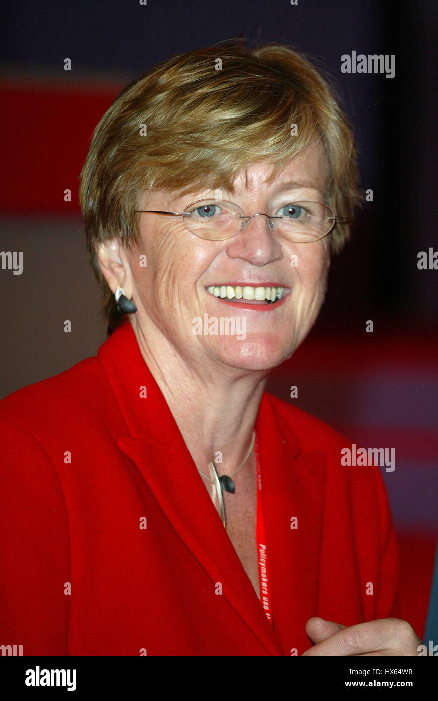 HILARY ARMSTRONG MP ARBEITSPARTEI 3. Oktober 2002 LABOUR PARTY CONFERENCE 2002 BLACKPOOL ENGLAND Stockfoto