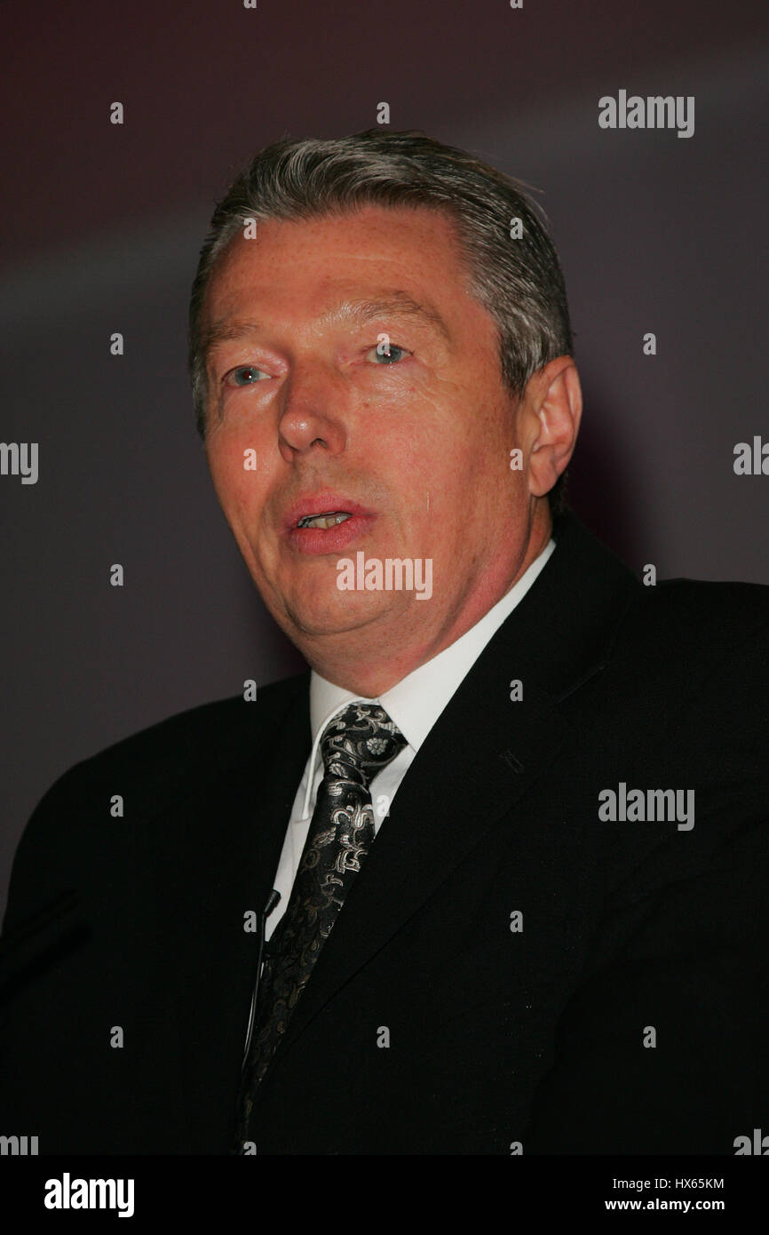 ALAN JOHNSON MP Sek. Staat für Arbeit & Renten 27. September 2004 die BRIGHTON CENTRE BRIGHTON ENGLAND Stockfoto