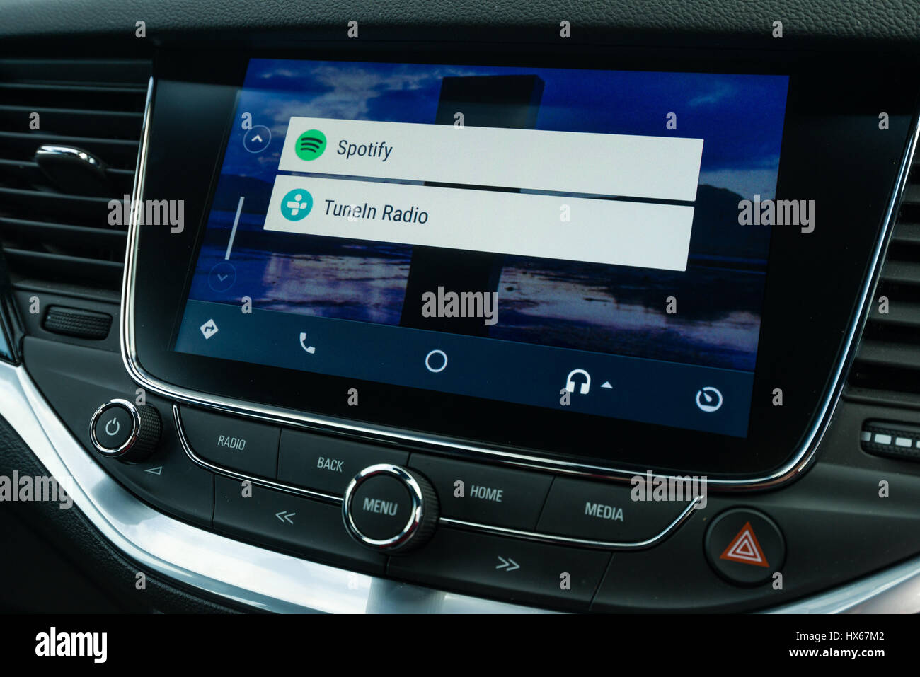 Android Auto Fahrzeug Navigation Musik App Optionen Stockfoto