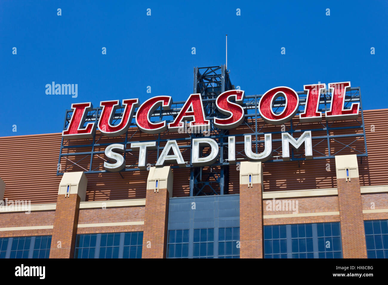 Indianapolis - ca. Juni 2016: Lucas Oil Stadium. Lucas Oil ist ein Sponsor von den Indianapolis Colts ich Stockfoto