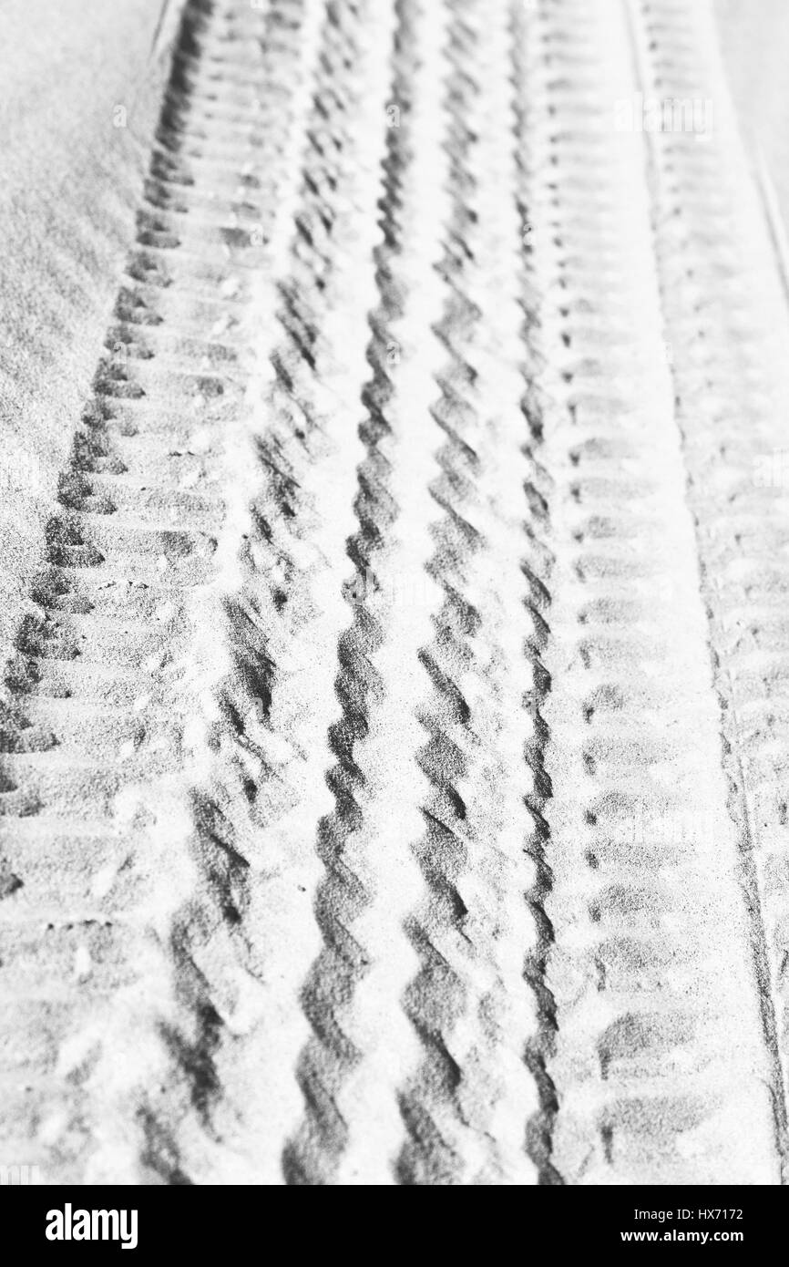 in den Sand und Richtung Textur Oman Wüste Spuren von einigen Autos Stockfoto