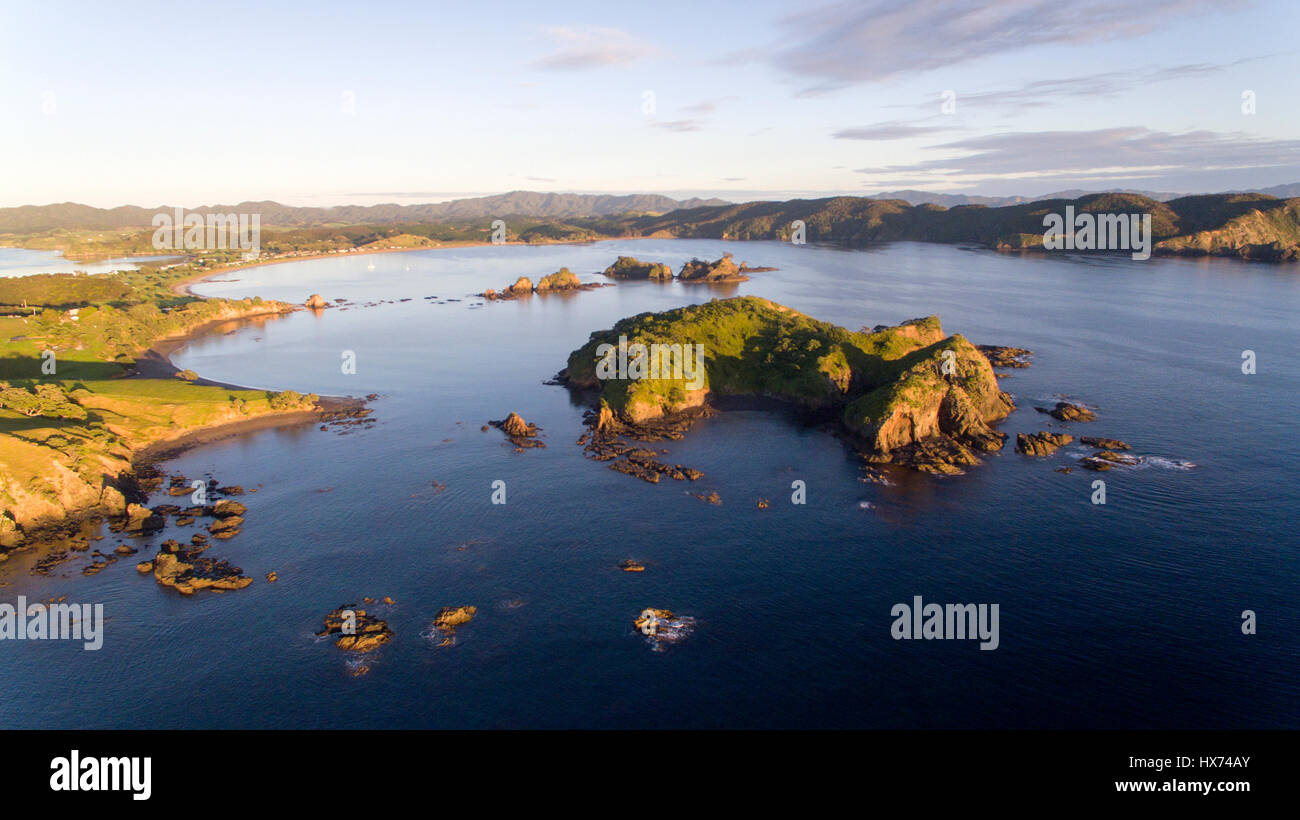 Luftaufnahme von Bland Bucht in Whangaruru, Neuseeland Stockfoto