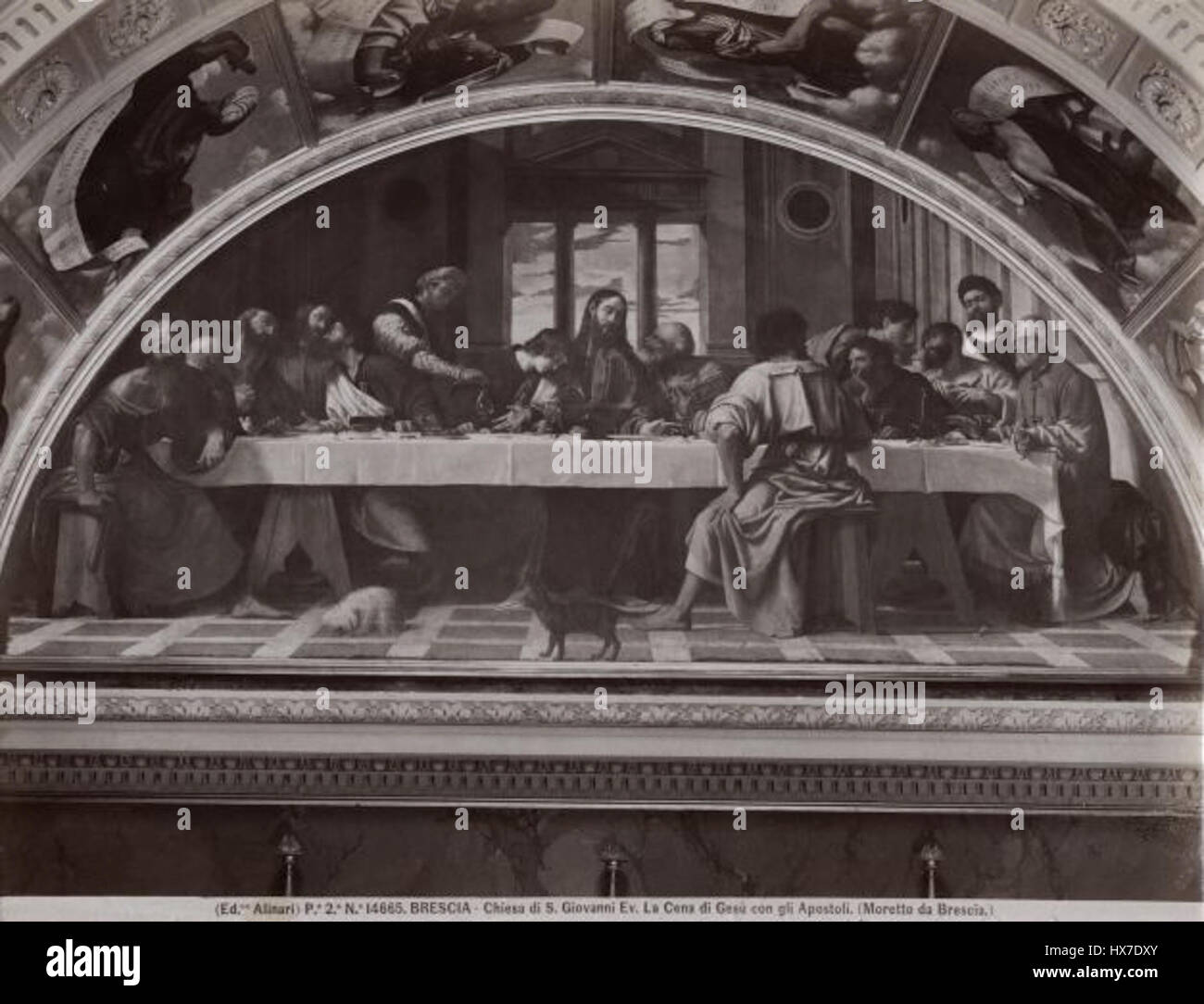 „Ultima Cena“ (das letzte Abendmahl) von Moretto da Brescia ist ein bedeutendes religiöses Gemälde aus der Renaissance, das die ikonische biblische Szene mit akribischen Details und Hingabe an die heilige Erzählung veranschaulicht. Stockfoto