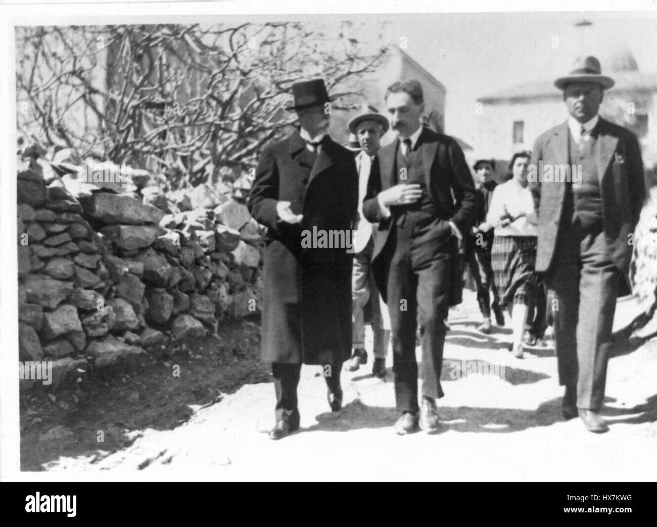 TomC3A1C5A1 Masaryk in Jerusalem im Jahre 1927 mit Hugo Bergman & der Tschechischen Konsul Stockfoto