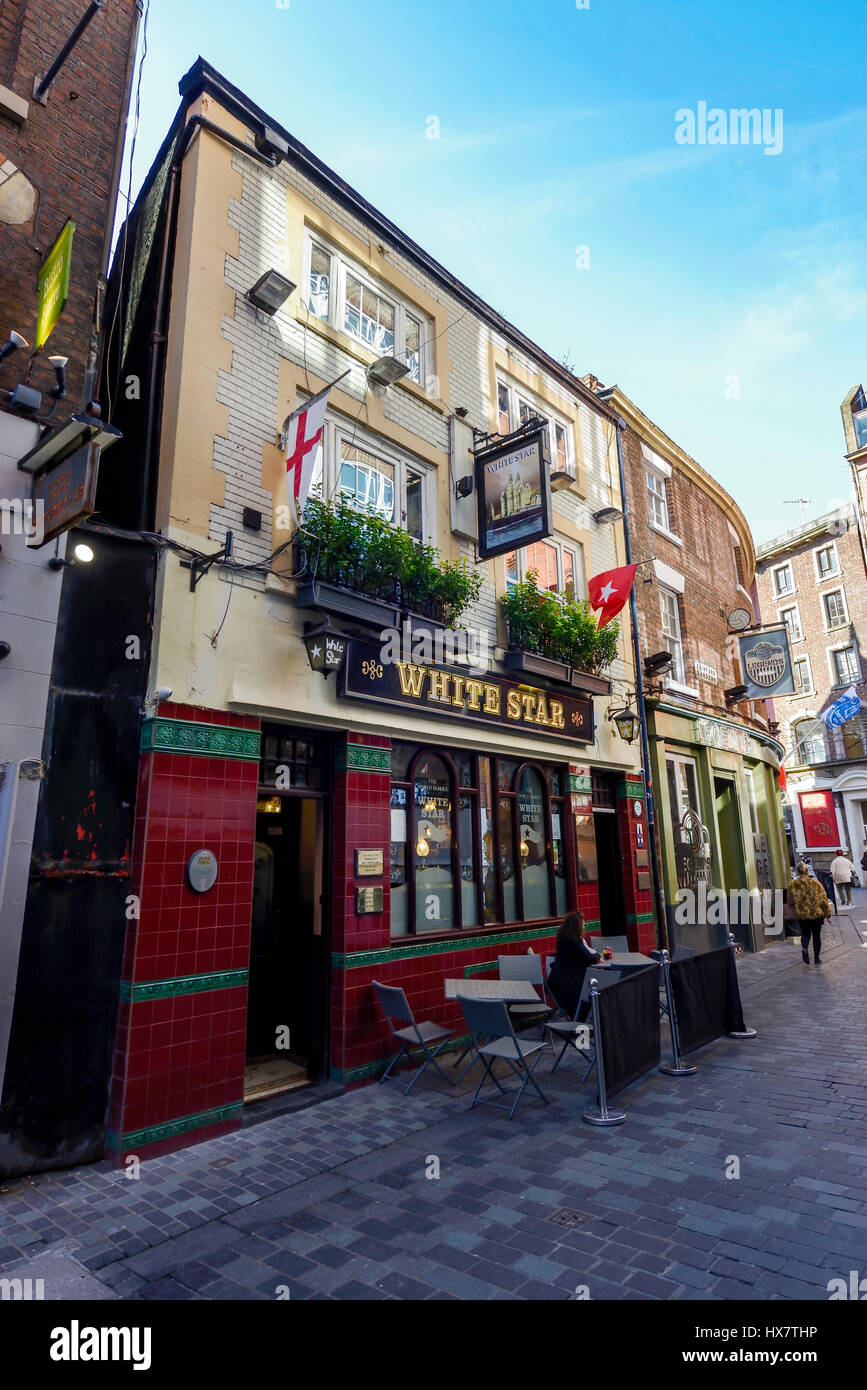 White Star Gastwirtschaft, einem viktorianischen Pub benannt nach Liverpool-Schifffahrtslinie wo die Beatles trinken zum nach dem Spiel in der nahe gelegenen Cavern Club Stockfoto