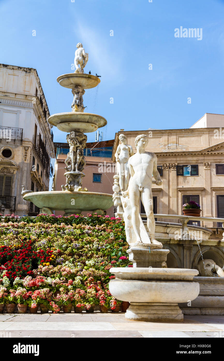 Die Praetorian-Brunnen (Italienisch: Fontana Pretoria) ist ein monumentaler Brunnen von Palermo, Sizilien Stockfoto