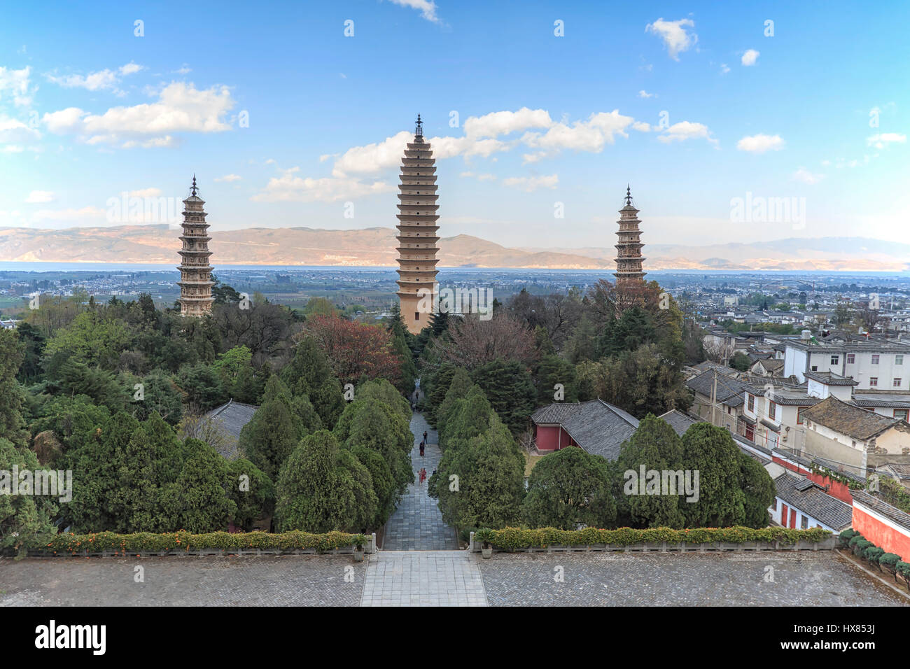 Drei Pagoden des Chongsheng Tempel in der Nähe von Altstadt Dali, Yunnan Provinz, China. Stockfoto