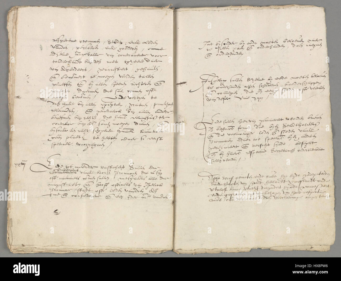 "NL HANA 1.01.19 2623 105 Unie van Utrecht" bezieht sich auf ein Dokument, das sich auf die Union von Utrecht bezieht, ein wichtiges Abkommen in der niederländischen Geschichte. Diese 1579 unterzeichnete union bildete die Grundlage für die Unabhängigkeit der nördlichen Niederlande von Spanien. Das Dokument stellt einen wichtigen historischen Moment der europäischen Diplomatie und der Entwicklung der niederländischen Republik dar. Sie ist ein wichtiges Artefakt für das Verständnis der politischen und kulturellen Geschichte der Niederländer. Stockfoto