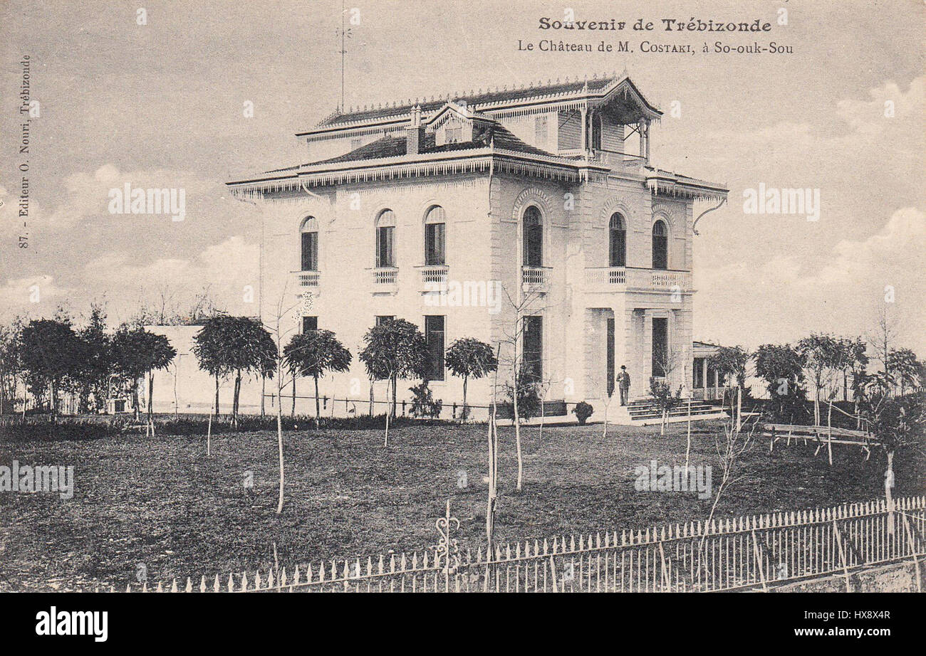 Das Haus von M. Costaki in Soguksu ist ein bemerkenswertes Herrenhaus in Trabzon, Türkei. Diese prominente Residenz spiegelt den architektonischen Stil seiner Zeit wider und hat historische Bedeutung in der Region. Stockfoto