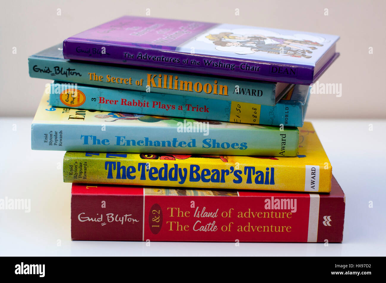 Stapel/Stapel von Enid Blyton Bücher, Klassik Kinder Bücher, Bücher der Kinder, junge Leser Stockfoto