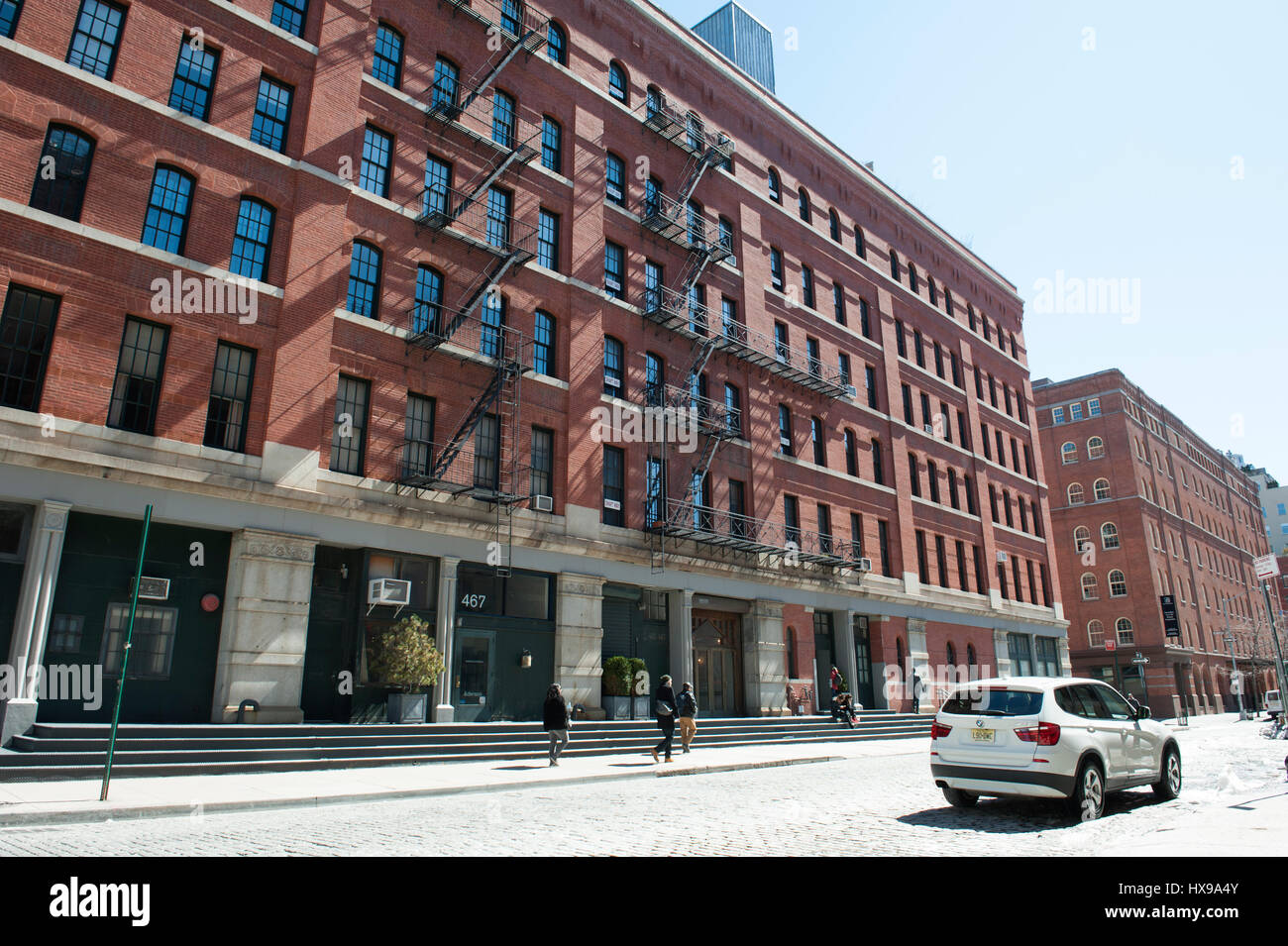 Greenwich Street in Tribeca, ein ehemals kommerziellen Viertel, jetzt Wohn-, an einem sonnigen Tag im zeitigen Frühjahr. 23. März 2017 Stockfoto