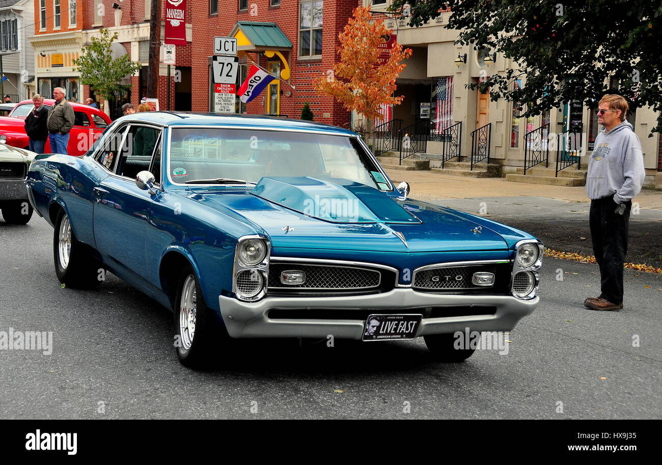 Manheim, Pennslvania - 17. Oktober 2015: Ein Vintage c. 1950 GTO Coupe in gutem Zustand an der Manheim Classic Car Show und Parade * Stockfoto