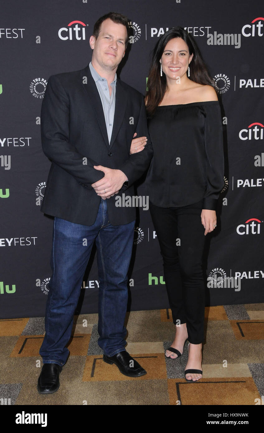 Hollywood, CA, USA. 25. März 2017.  -Jonathan Nolan, Lisa Joy. Die Paley Center For Media 34th Annual PaleyFest Los Angeles - statt '' Westworld'' in der Dolby Theater in Hollywood Foto ZUMA Draht/Alamy Live News Stockfoto