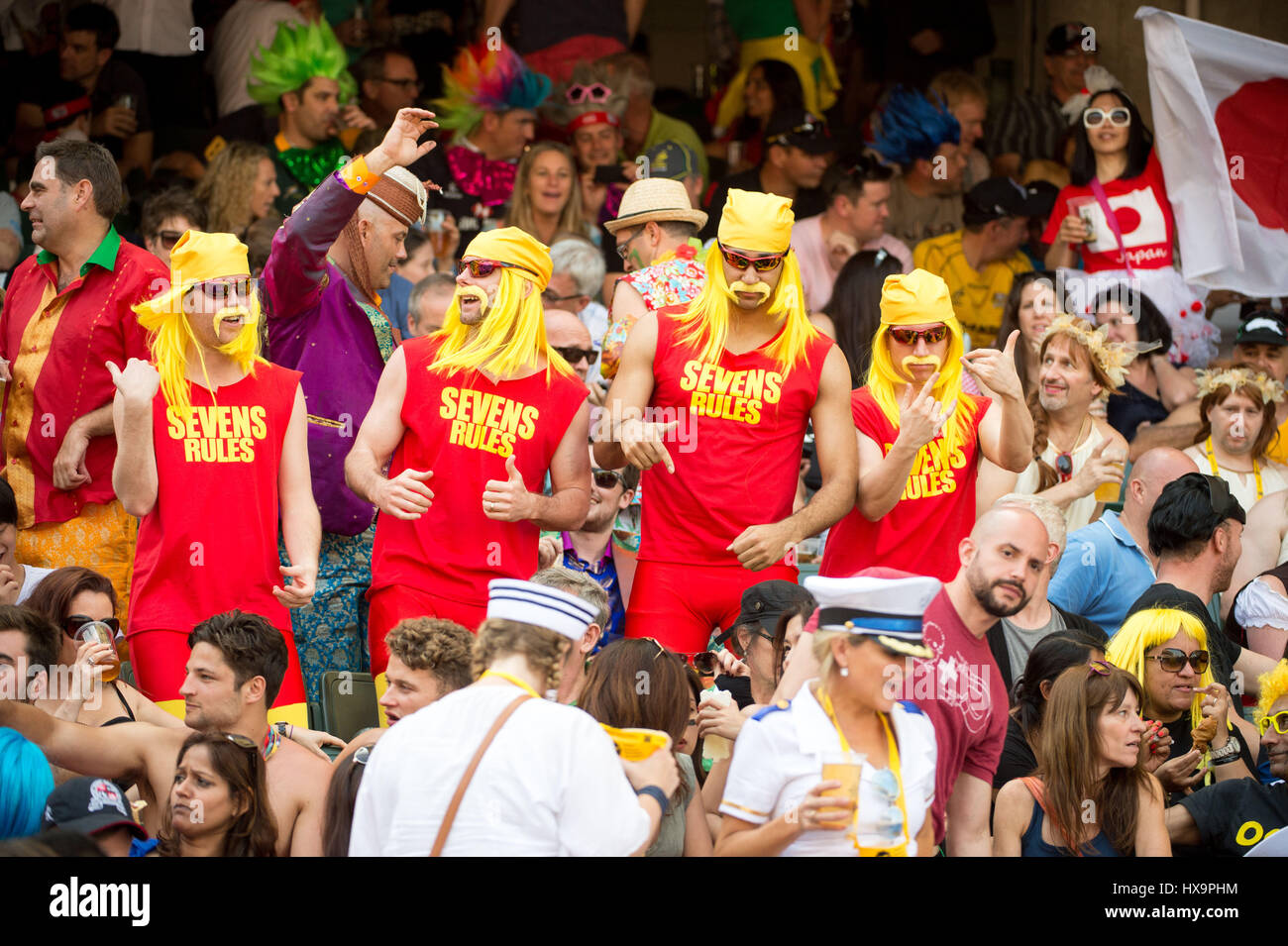 Hong Kong, Hong Kong SAR. 28. März 2015. '' Sevens Regeln '' Hulk Hogans auf der Tribüne im Hong Kong Stadium während der Hong Kong 7er-Rugby-Turnier. Bildnachweis: Jayne Russell/ZUMA Draht/Alamy Live-Nachrichten Stockfoto